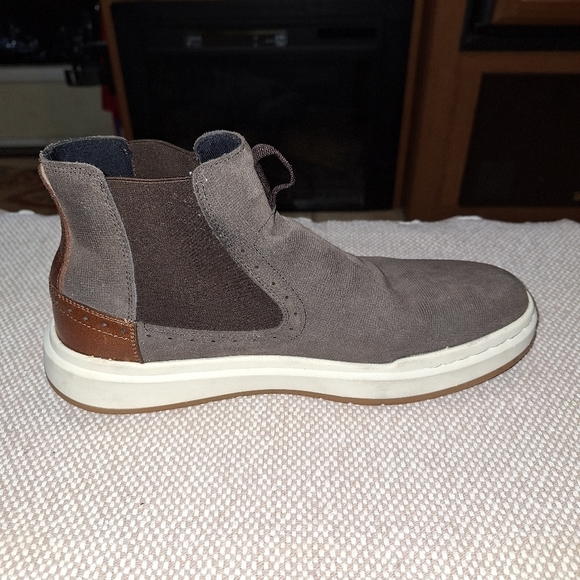 A pair of Stacy Adam\'s men\'s slip-on booties in a size 10M. EUC main image 6